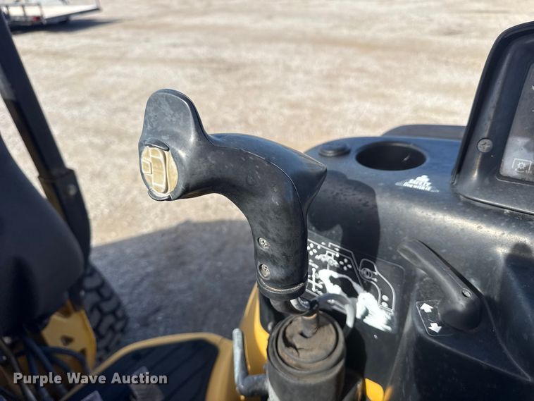 image for item EG1726 2007 John Deere 110 backhoe