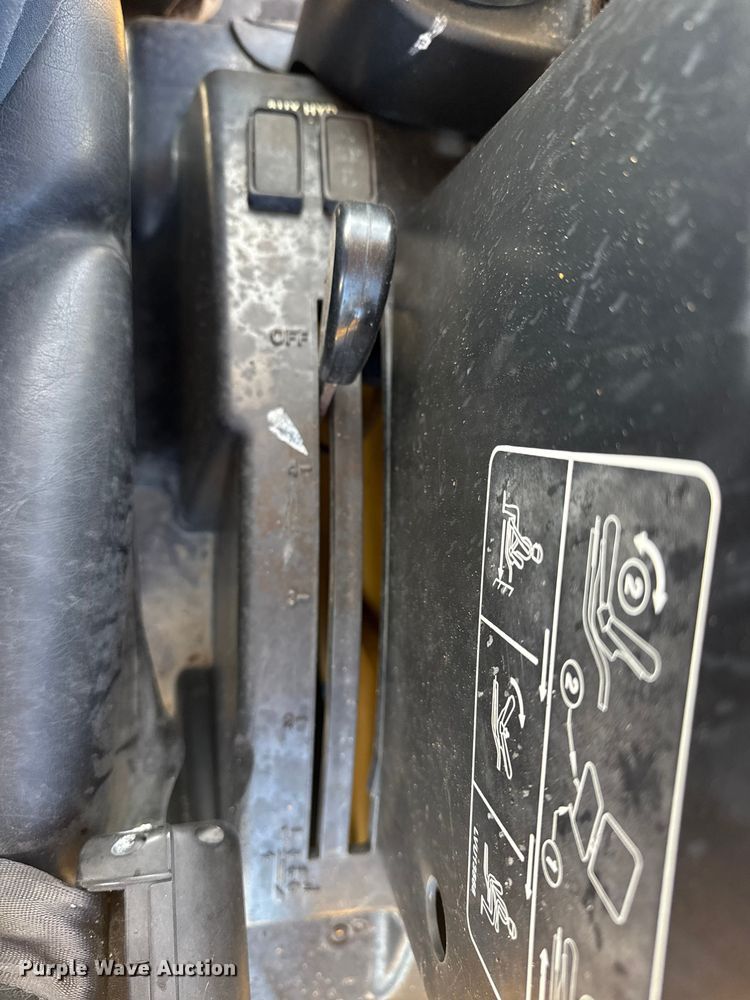 image for item EG1726 2007 John Deere 110 backhoe