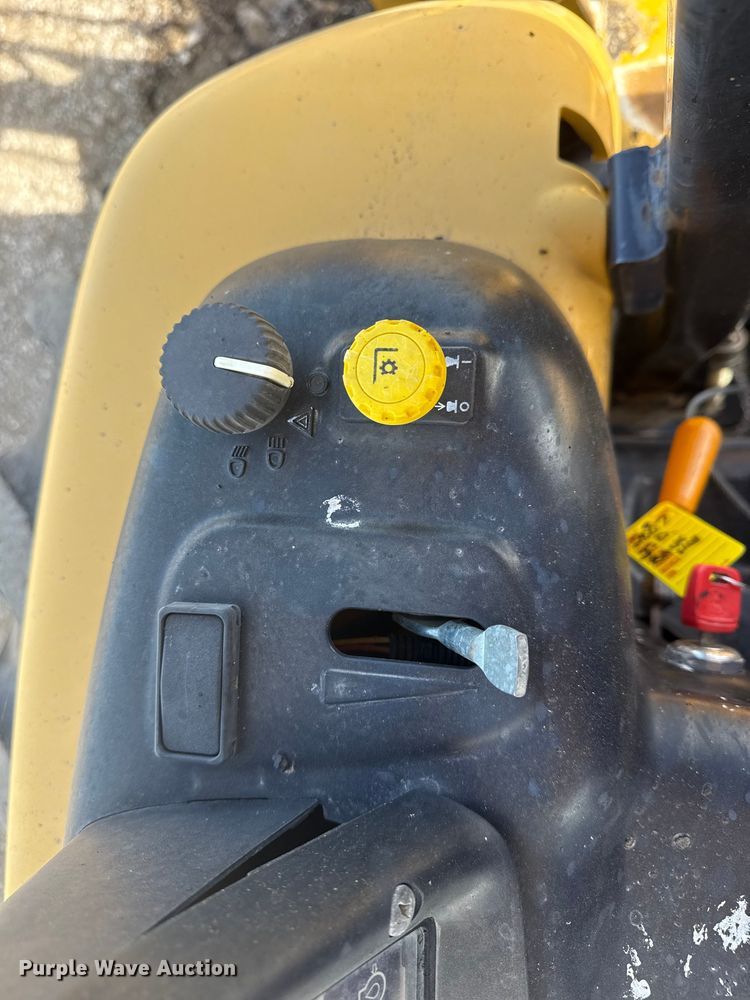 image for item EG1726 2007 John Deere 110 backhoe