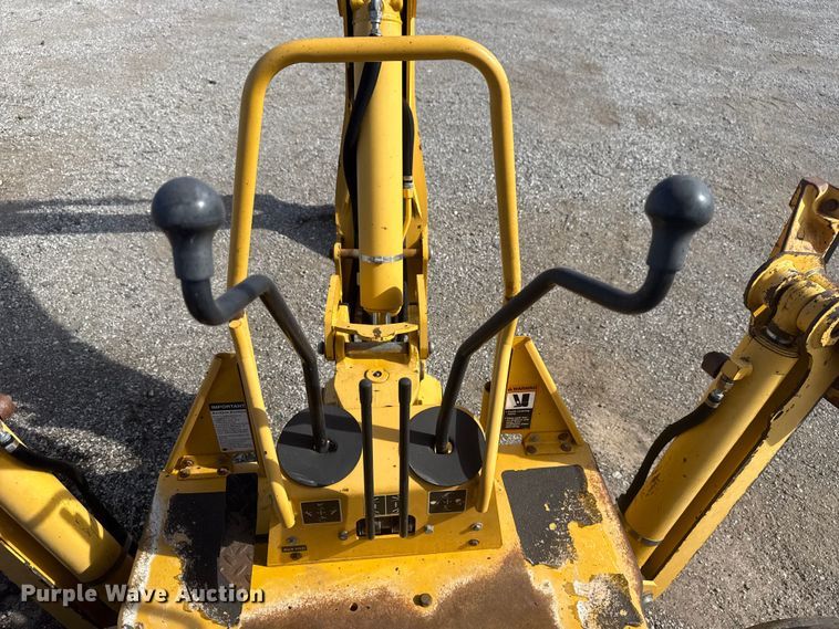 image for item EG1726 2007 John Deere 110 backhoe