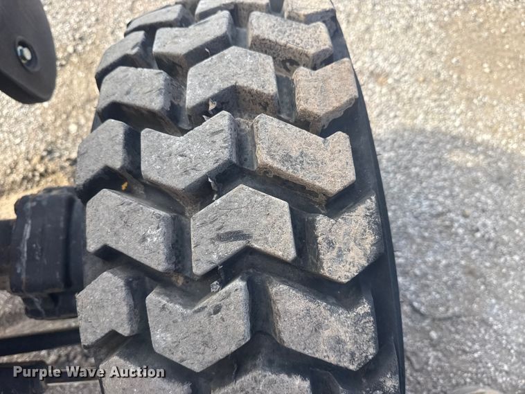 image for item EG1726 2007 John Deere 110 backhoe