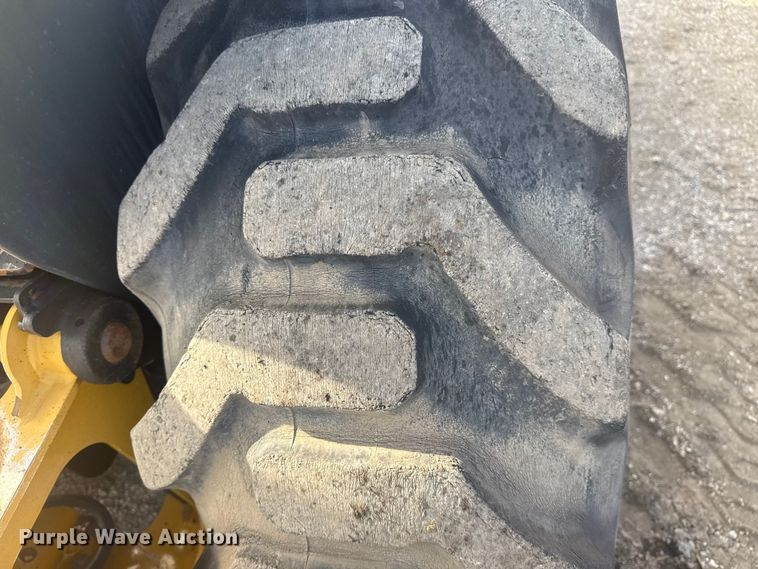 image for item EG1726 2007 John Deere 110 backhoe