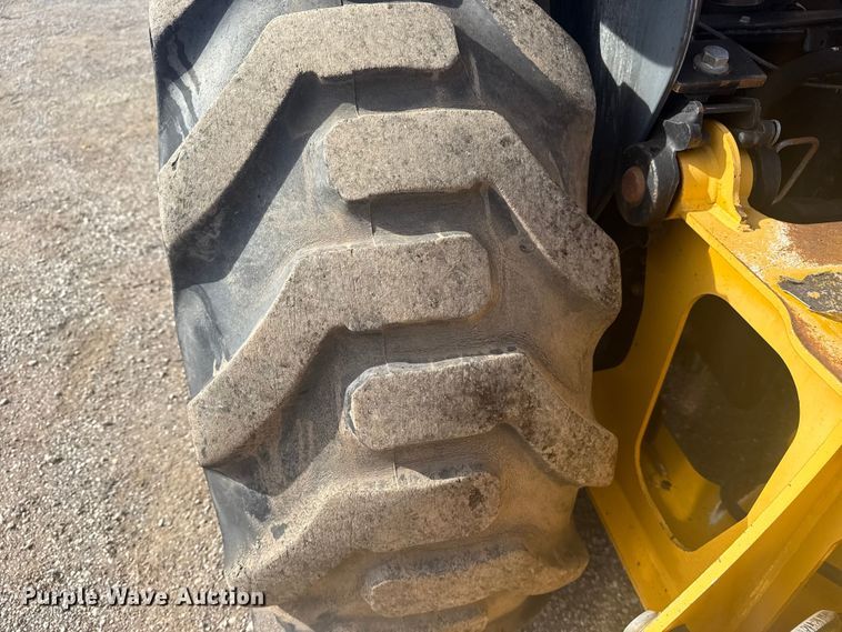 image for item EG1726 2007 John Deere 110 backhoe