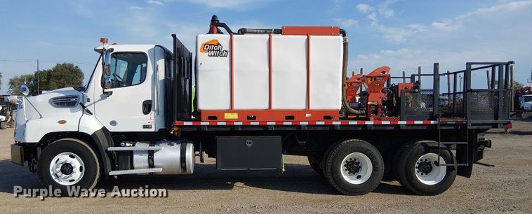 image for item EG8252 2019 Freightliner 114SD flatbed truck