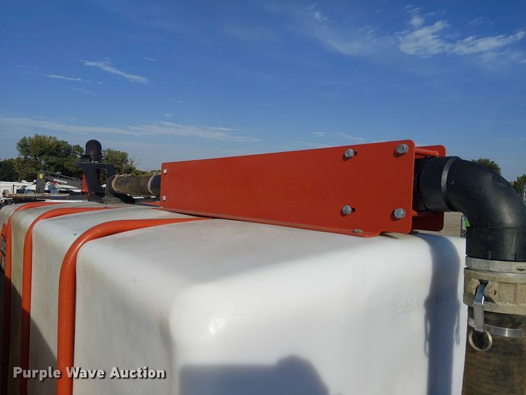 image for item EG8252 2019 Freightliner 114SD flatbed truck