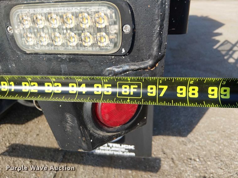 image for item EG8252 2019 Freightliner 114SD flatbed truck