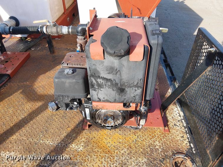 image for item EG8252 2019 Freightliner 114SD flatbed truck