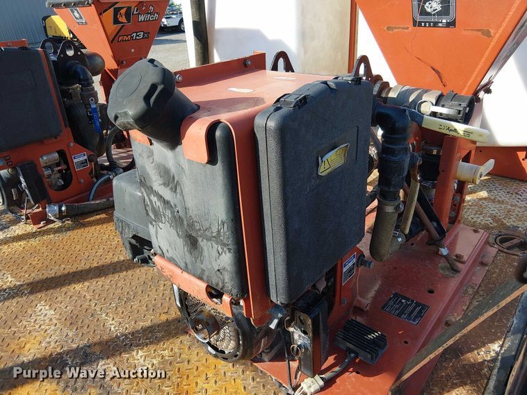 image for item EG8252 2019 Freightliner 114SD flatbed truck