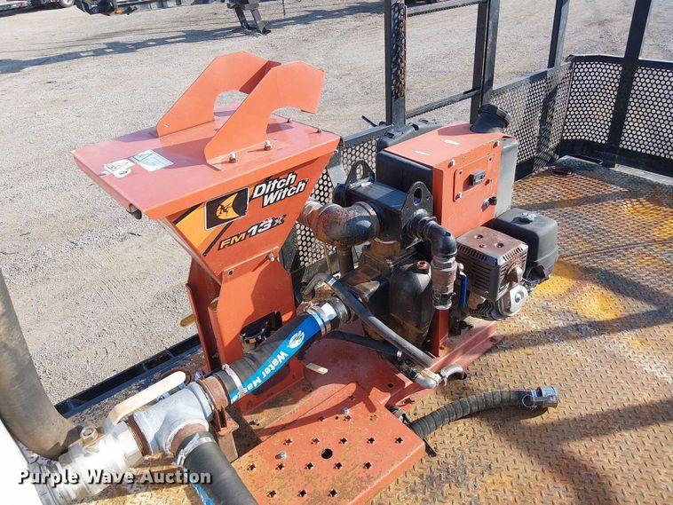 image for item EG8252 2019 Freightliner 114SD flatbed truck