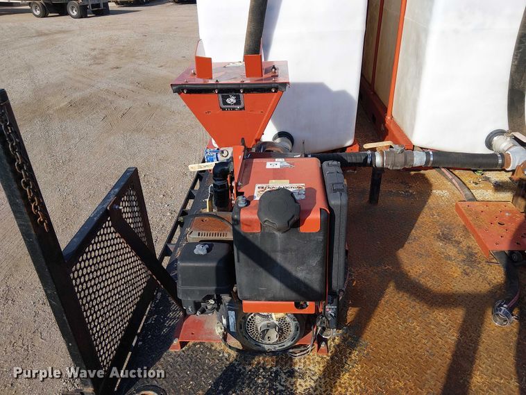 image for item EG8252 2019 Freightliner 114SD flatbed truck