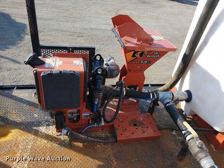 image for item EG8252 2019 Freightliner 114SD flatbed truck