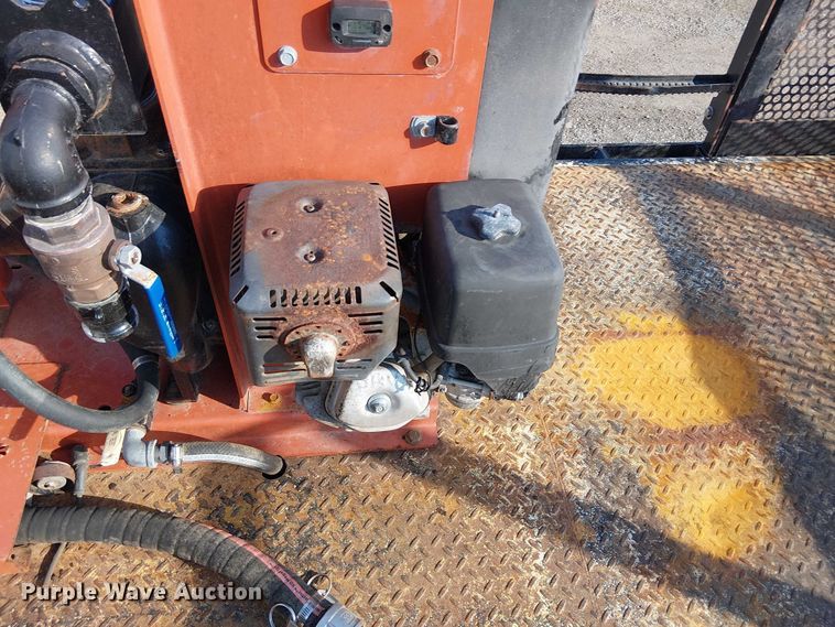 image for item EG8252 2019 Freightliner 114SD flatbed truck