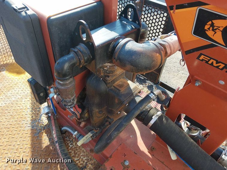 image for item EG8252 2019 Freightliner 114SD flatbed truck