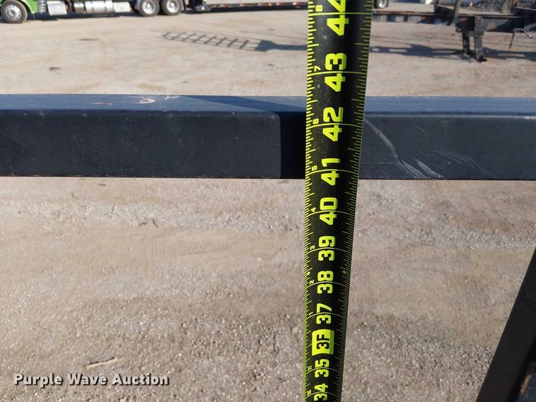 image for item EG8252 2019 Freightliner 114SD flatbed truck