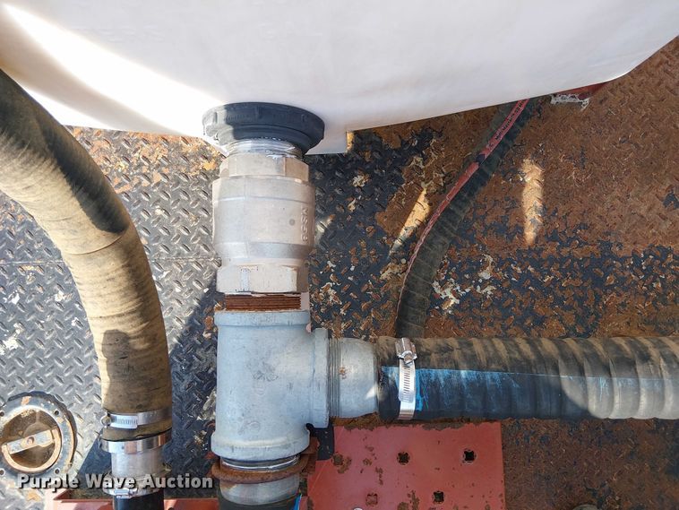 image for item EG8252 2019 Freightliner 114SD flatbed truck