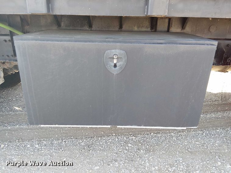 image for item EG8252 2019 Freightliner 114SD flatbed truck