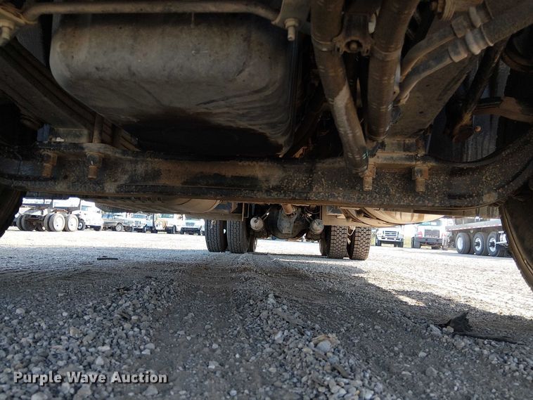 image for item EG8252 2019 Freightliner 114SD flatbed truck