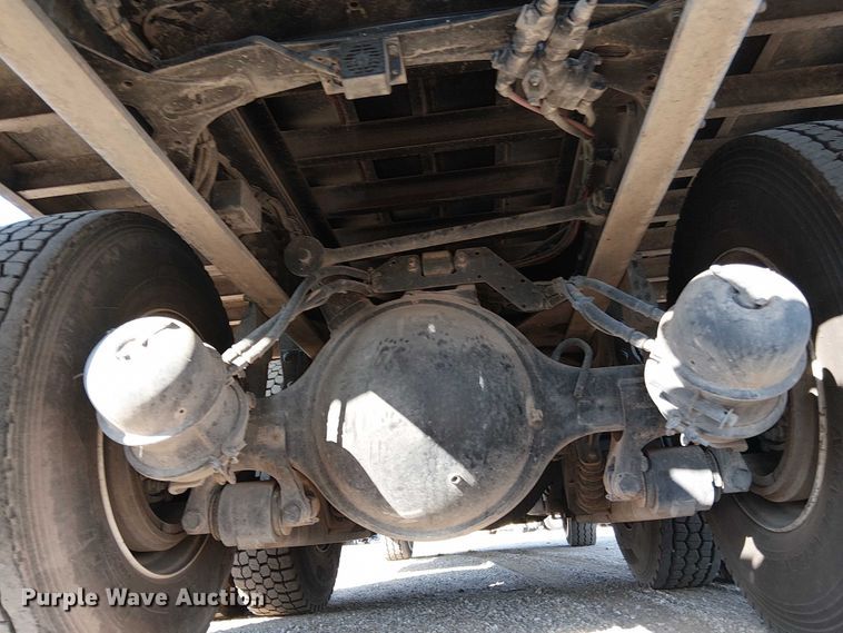 image for item EG8252 2019 Freightliner 114SD flatbed truck