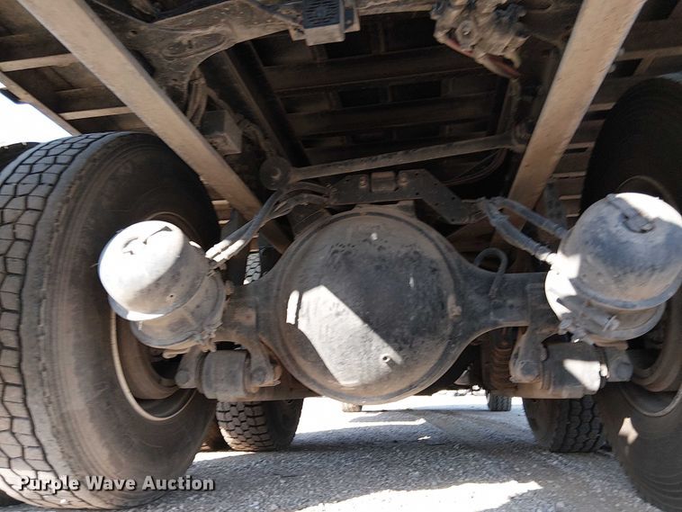 image for item EG8252 2019 Freightliner 114SD flatbed truck