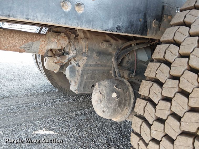 image for item EG8252 2019 Freightliner 114SD flatbed truck