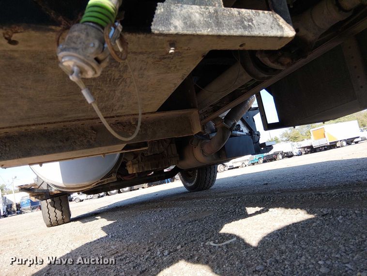 image for item EG8252 2019 Freightliner 114SD flatbed truck