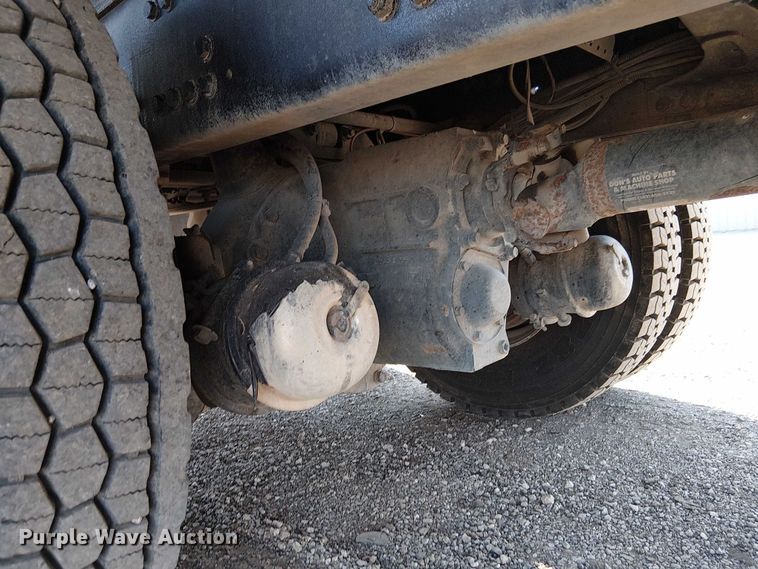 image for item EG8252 2019 Freightliner 114SD flatbed truck