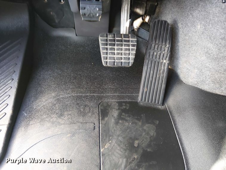 image for item EG8252 2019 Freightliner 114SD flatbed truck