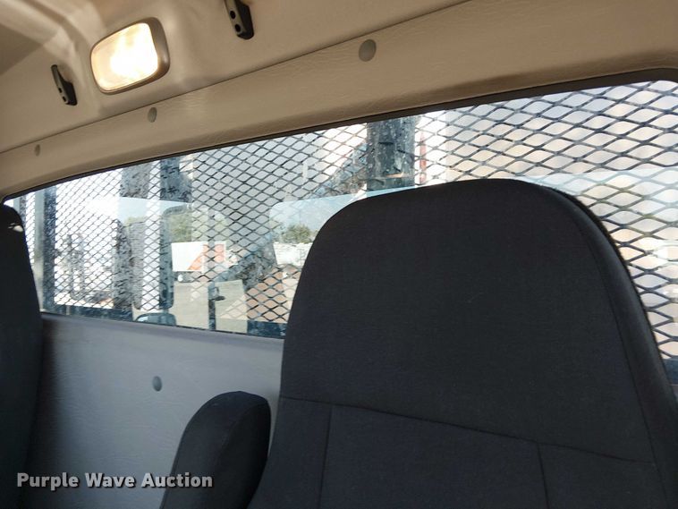 image for item EG8252 2019 Freightliner 114SD flatbed truck