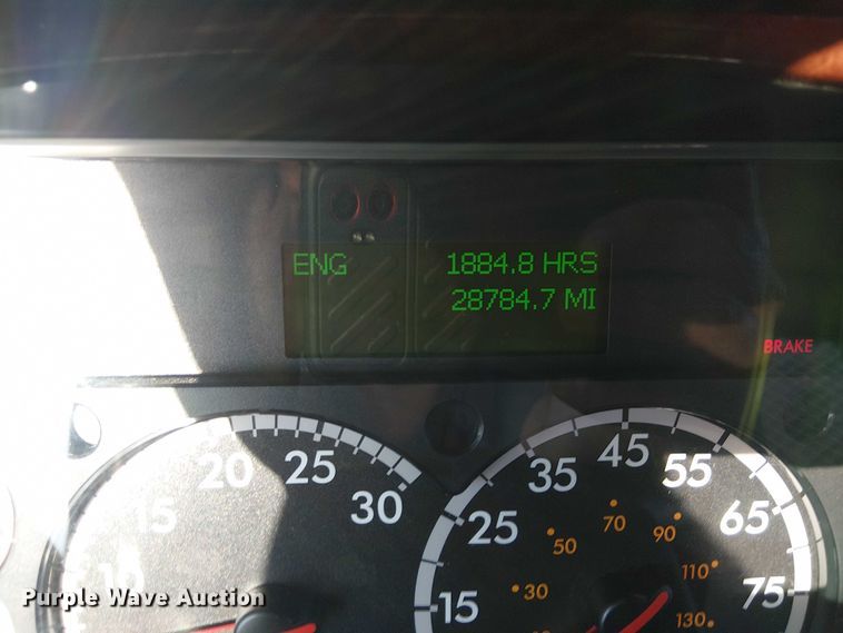 image for item EG8252 2019 Freightliner 114SD flatbed truck