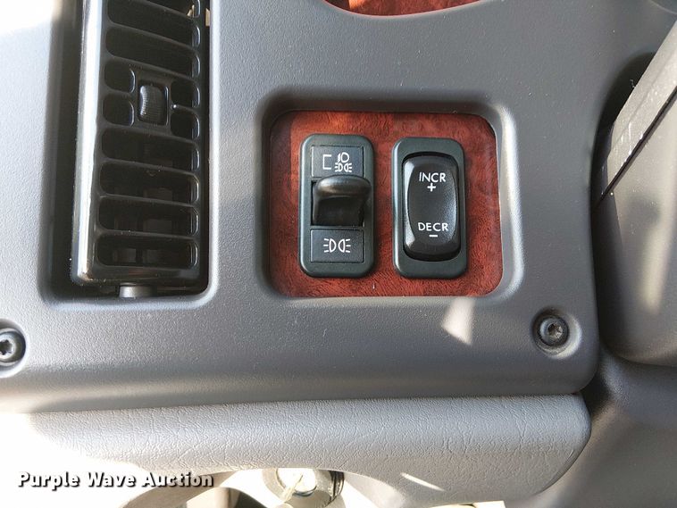 image for item EG8252 2019 Freightliner 114SD flatbed truck