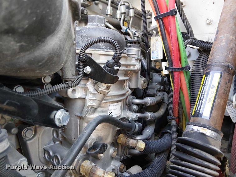 image for item EG8252 2019 Freightliner 114SD flatbed truck