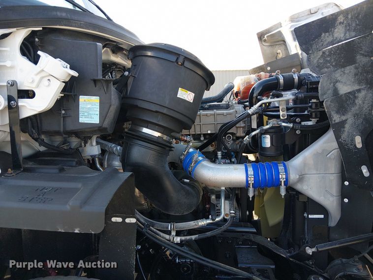 image for item EG8252 2019 Freightliner 114SD flatbed truck