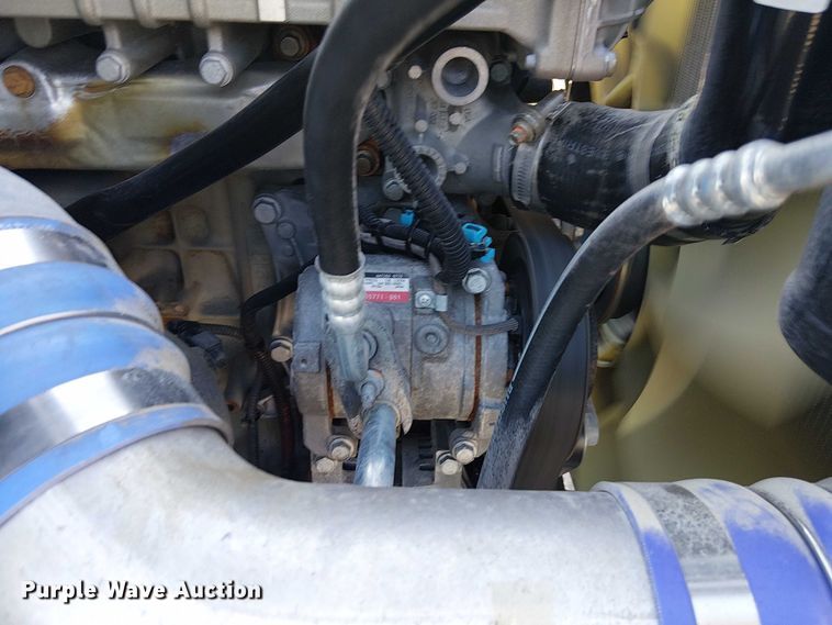 image for item EG8252 2019 Freightliner 114SD flatbed truck