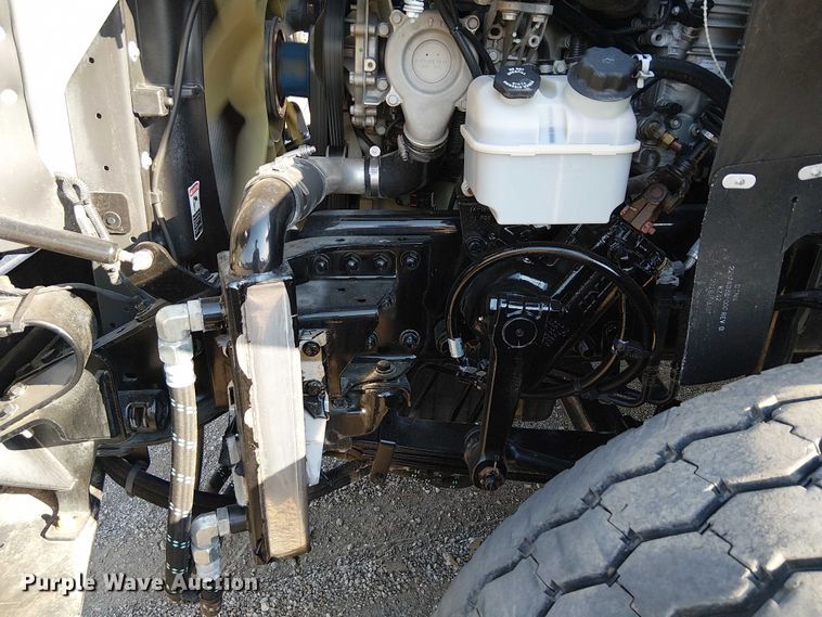 image for item EG8252 2019 Freightliner 114SD flatbed truck