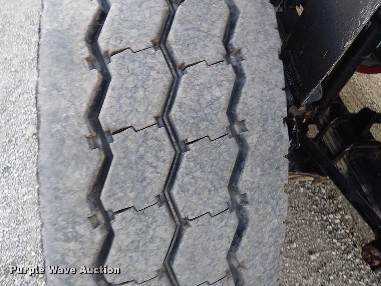 image for item EG8252 2019 Freightliner 114SD flatbed truck