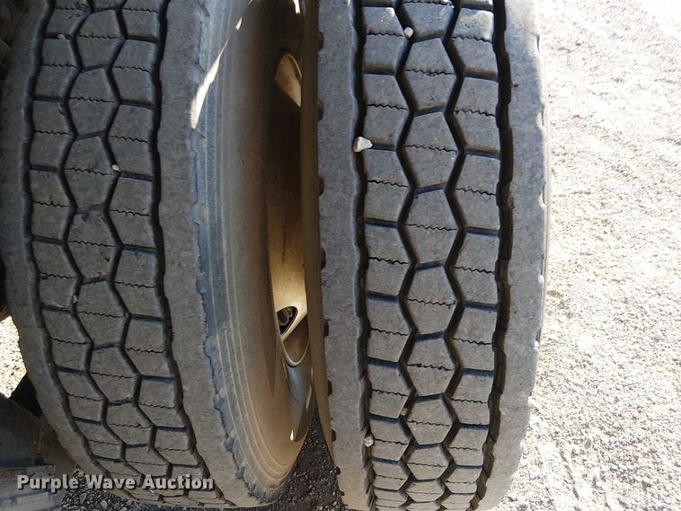 image for item EG8252 2019 Freightliner 114SD flatbed truck