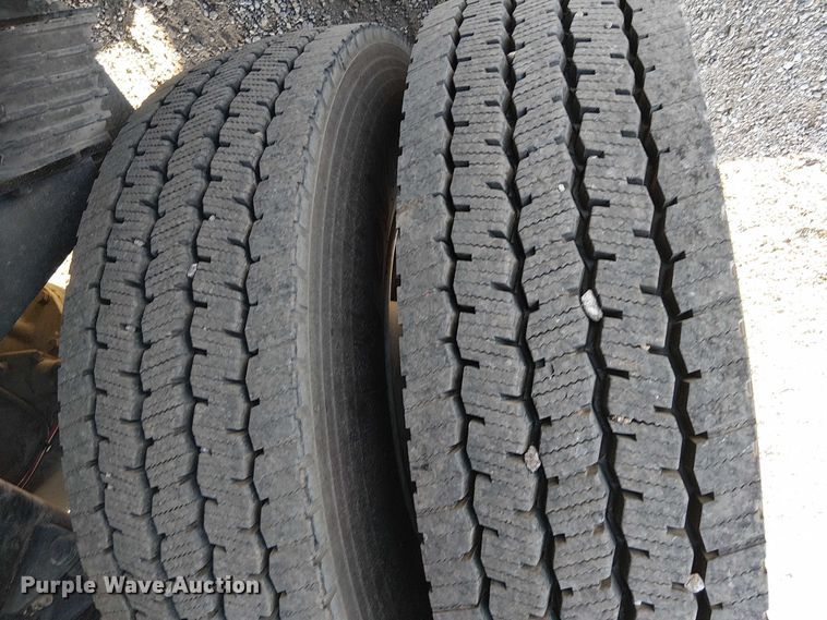 image for item EG8252 2019 Freightliner 114SD flatbed truck