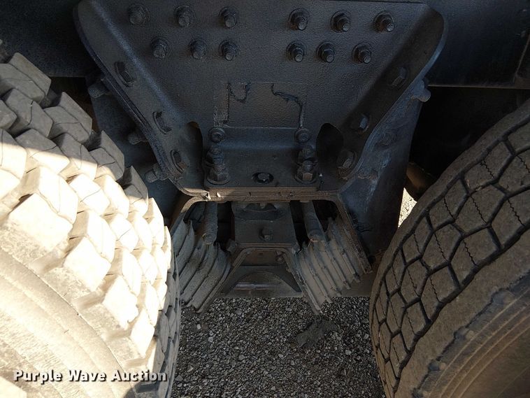 image for item EG8252 2019 Freightliner 114SD flatbed truck