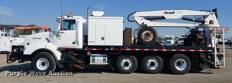 image for item EG8253 2002 Western Star 4900 crane truck