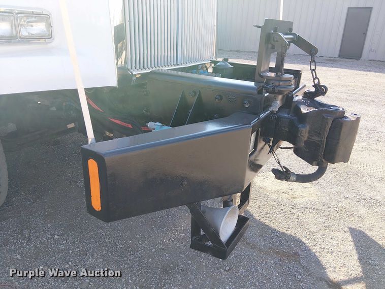 image for item EG8253 2002 Western Star 4900 crane truck