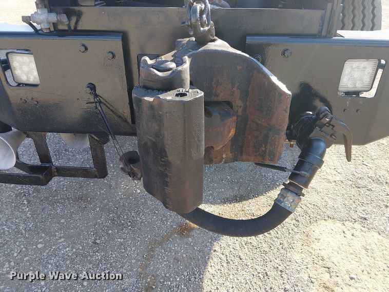 image for item EG8253 2002 Western Star 4900 crane truck