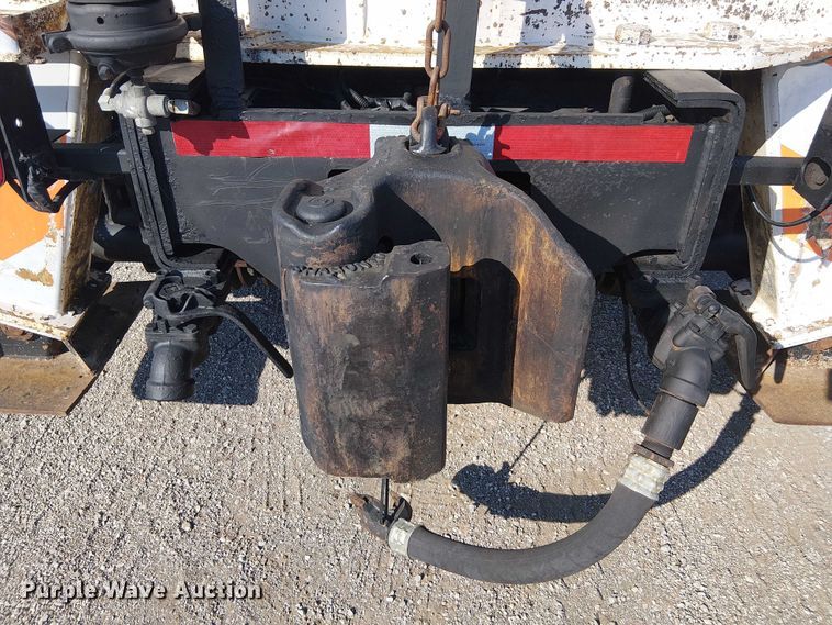 image for item EG8253 2002 Western Star 4900 crane truck