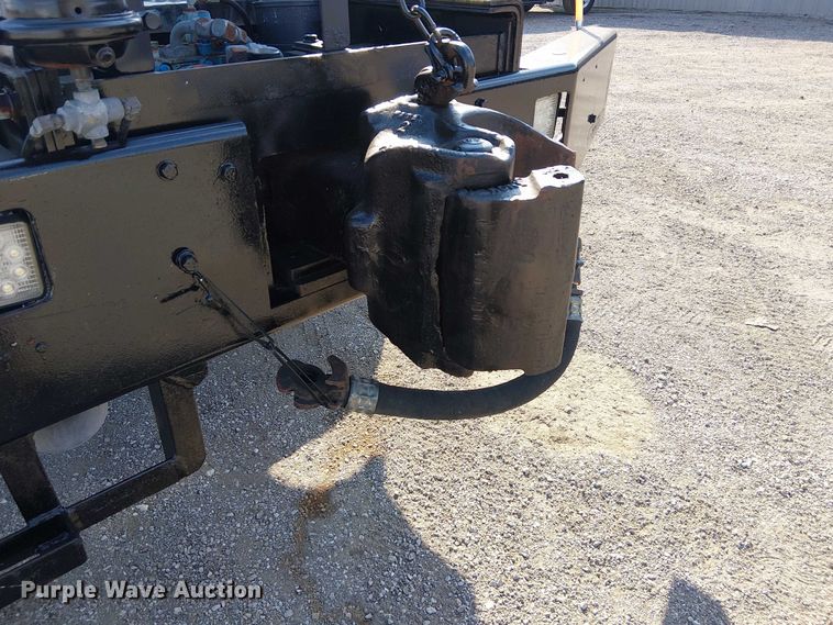 image for item EG8253 2002 Western Star 4900 crane truck