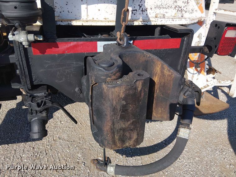 image for item EG8253 2002 Western Star 4900 crane truck