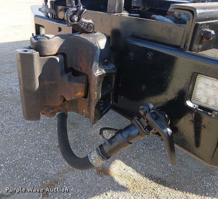 image for item EG8253 2002 Western Star 4900 crane truck