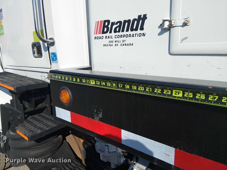 image for item EG8253 2002 Western Star 4900 crane truck