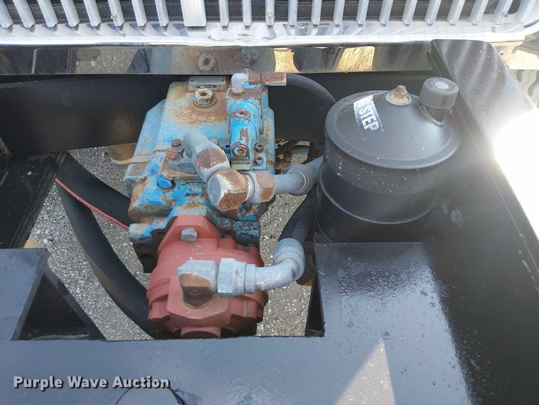 image for item EG8253 2002 Western Star 4900 crane truck