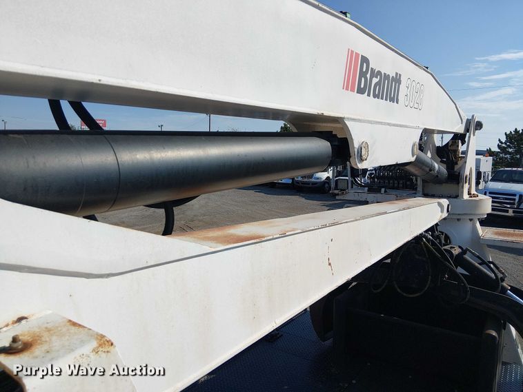 image for item EG8253 2002 Western Star 4900 crane truck