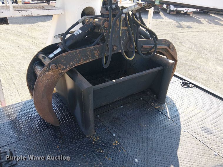 image for item EG8253 2002 Western Star 4900 crane truck