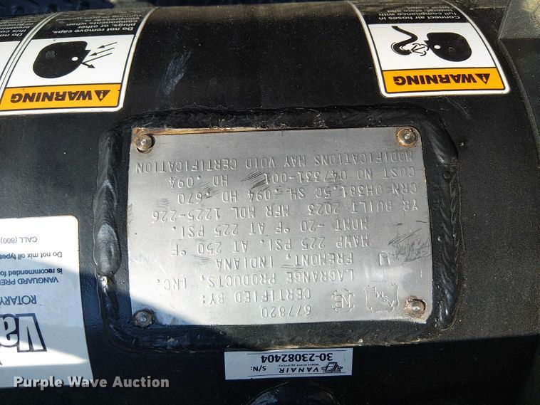 image for item EG8253 2002 Western Star 4900 crane truck